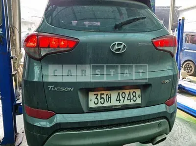 Photo 1 of 10: 2017 Hyundai Tucson, VIN KMHJ2815GHU385676 — Korean insurance auction