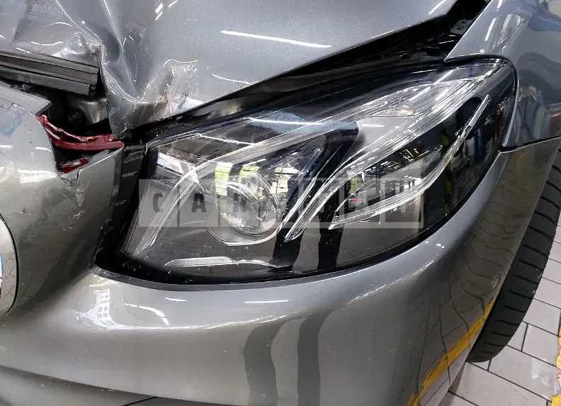 Photo 2 of 21: 2019 Mercedes-Benz E350 4Matic, VIN WDDZF8GB8KA588177 — Korean insurance auction