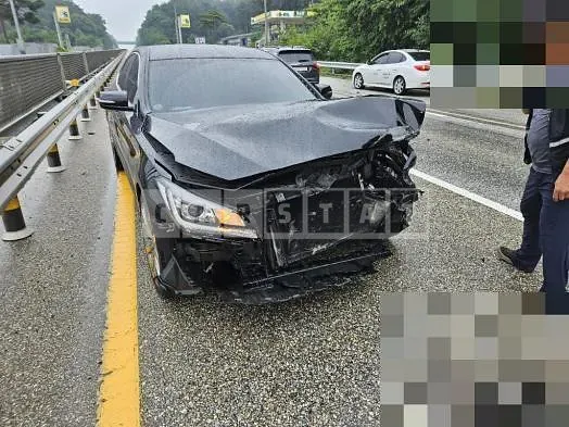 Photo 2 of 9: 2015 Genesis 3.3 — Korean insurance auction