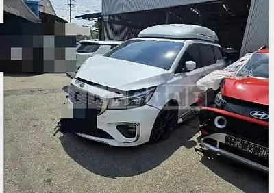 Photo 1 of 17: 2018 Kia Carnivals — Korean insurance auction