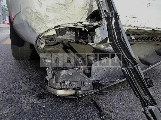 Photo 2 of 9: 2019 Mercedes-Benz E220d, VIN WDDZF0EB2KA691048 — Korean insurance auction