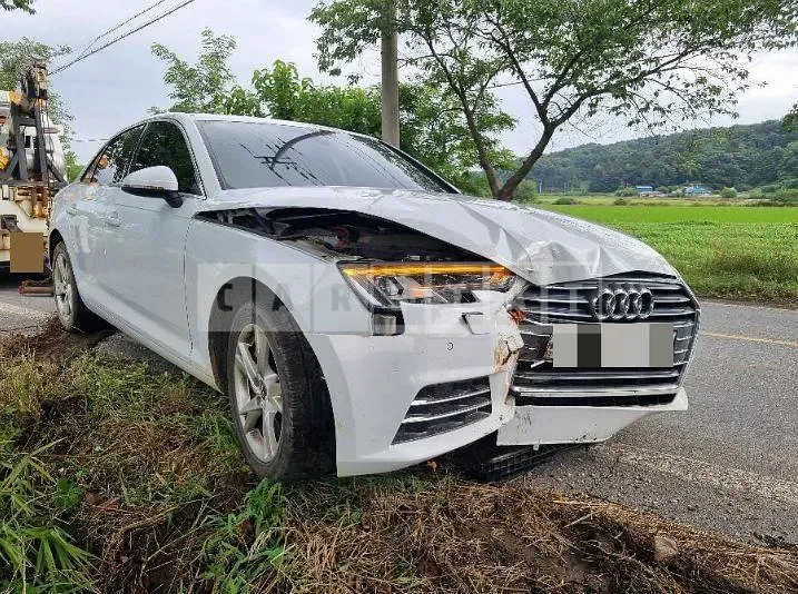 Photo 2 of 5: 2018 Audi A4 35 TDI — Korean insurance auction