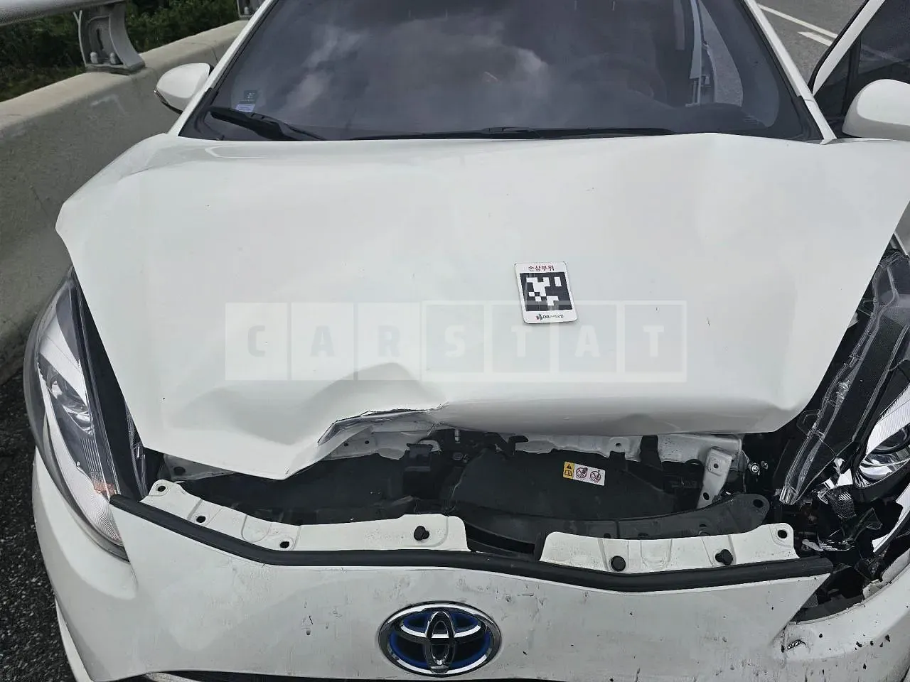 Photo 2 of 8: 2018 Toyota Prius C, VIN JTDKDTB39J1613056 — Korean insurance auction
