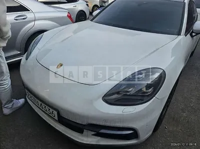 Photo 1 of 43: 2020 Porsche Panamera 4 — Korean insurance auction