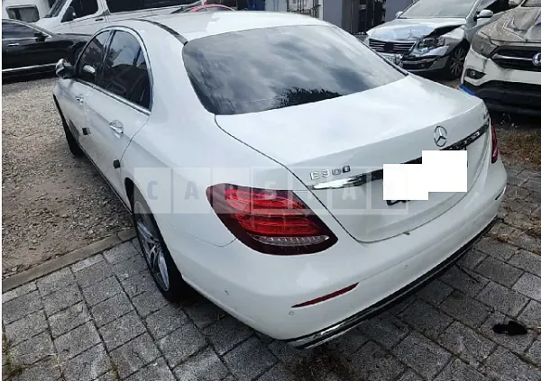 Photo 2 of 12: 2018 Mercedes-Benz E 200 — Korean insurance auction