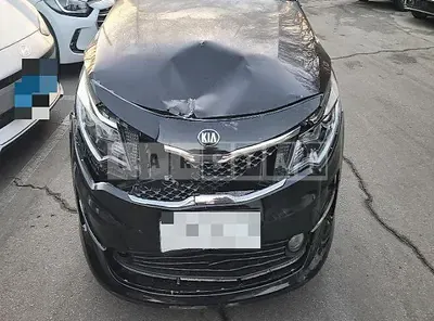 Photo 1 of 17: 2017 Kia K5 LPI 2.0 — Korean insurance auction