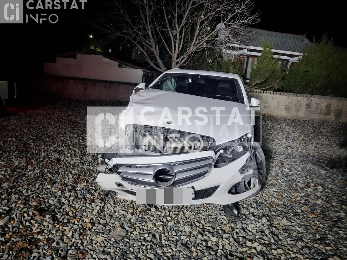 Photo 2 of 16: 2016 Mercedes-Benz E220 BlueTec, VIN WDDHF0AB9GB306300 — Korean insurance auction