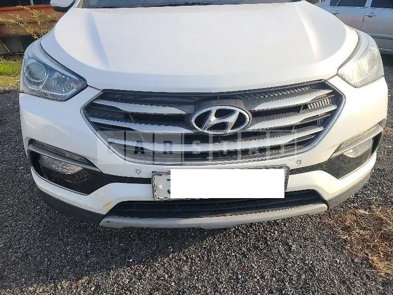 Photo 2 of 29: 2018 Hyundai Santa Fe, VIN KMHSW81UDJU773950 — Korean insurance auction