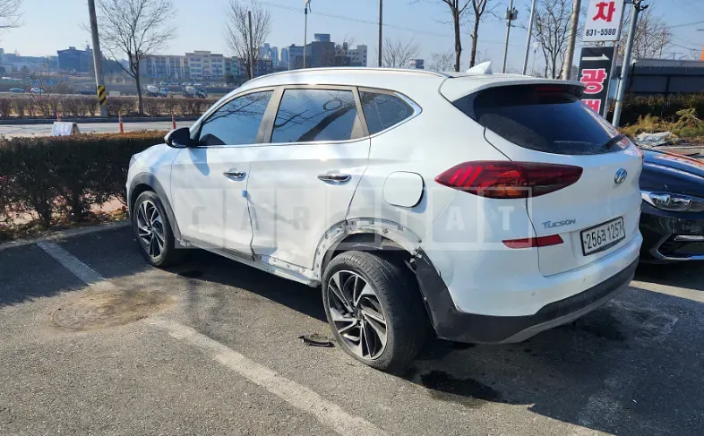 Photo 2 of 6: 2019 Hyundai Tucson, VIN KMHJ5812GKU153788 — Korean insurance auction