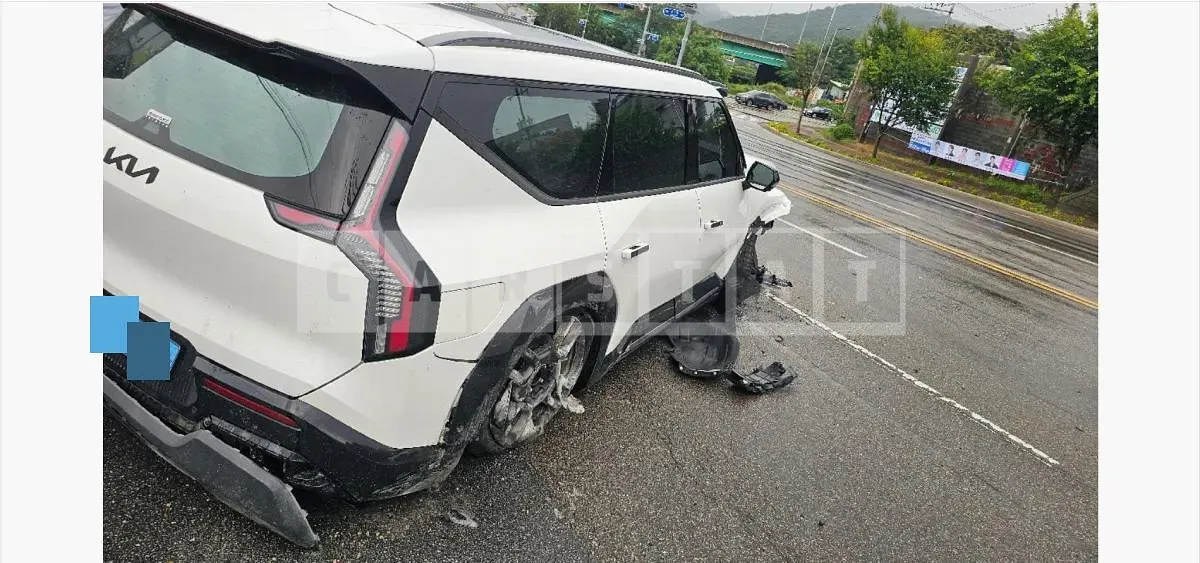 Photo 2 of 21: 2023 Kia EV9 4WD Electric Car — Korean insurance auction