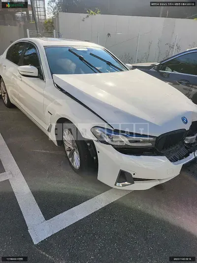 Photo 1 of 11: 2022 BMW 530e, VIN WBA51AG05NCL00117 — Korean insurance auction