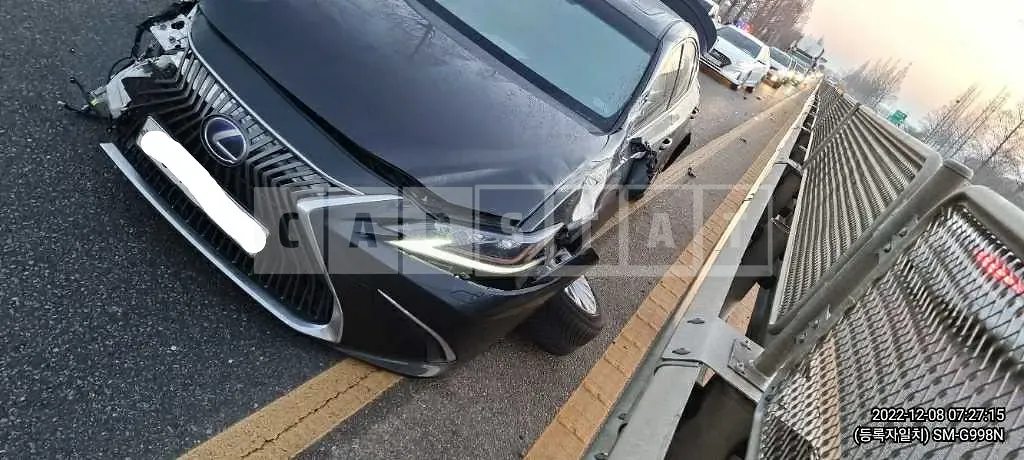 Photo 2 of 11: 2019 Lexus ES300h, VIN JTHB21B1XK2059089 — Korean insurance auction