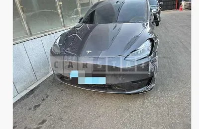 Photo 1 of 33: 2024 Tesla Model Y RWD, VIN LRWYGCFS9RC564490 — Korean insurance auction