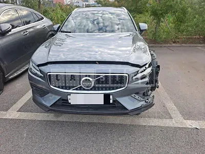 Photo 1 of 25: 2019 Volvo V60CCT5 AWD — Korean insurance auction