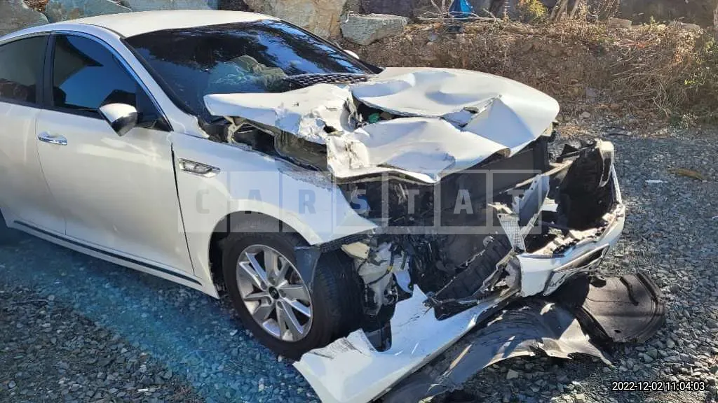 Photo 2 of 8: 2016 Kia K5, VIN KNAGT416BGA066755 — Korean insurance auction