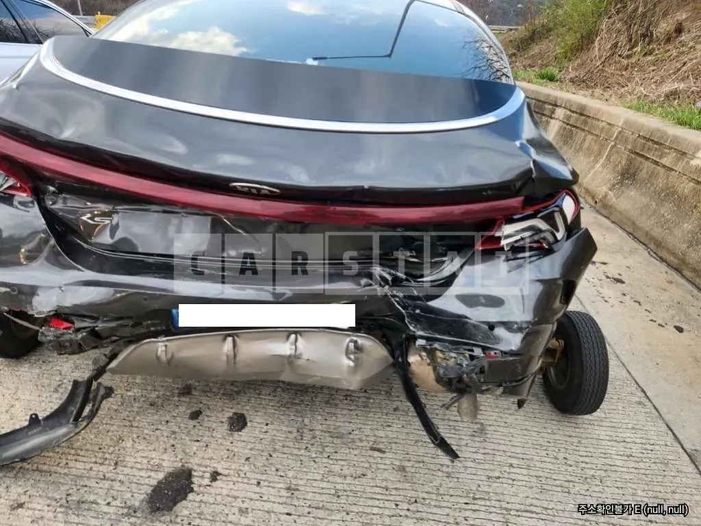 Photo 2 of 3: 2021 Kia K5 — Korean insurance auction