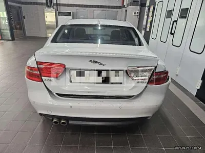 Photo 1 of 9: 2016 Jaguar XE 2.0d — Korean insurance auction