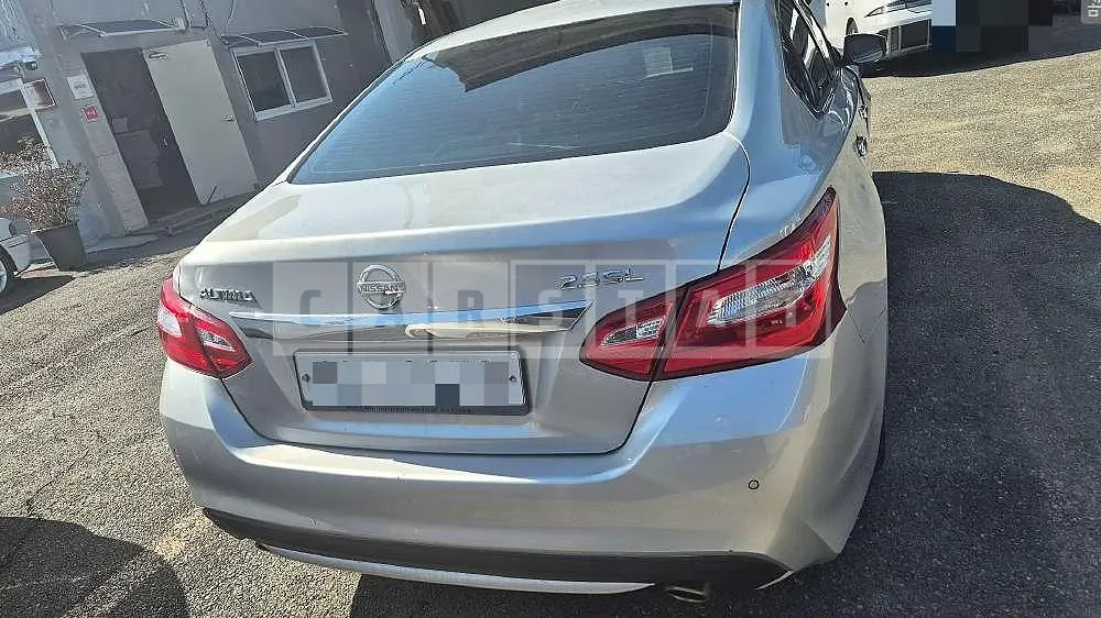 Photo 2 of 8: 2016 Nissan Altima 2.5 — Korean insurance auction