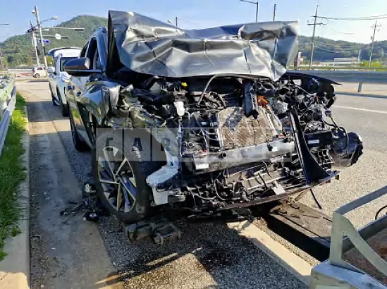 Photo 2 of 28: 2021 Hyundai Tucson — Korean insurance auction