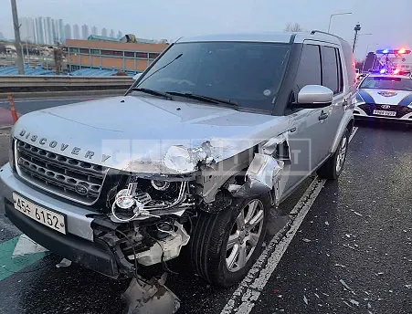 Photo 2 of 11: 2015 Land Rover DISCOVERY4 3.0 d, VIN SALLAAAG6FA734551 — Korean insurance auction