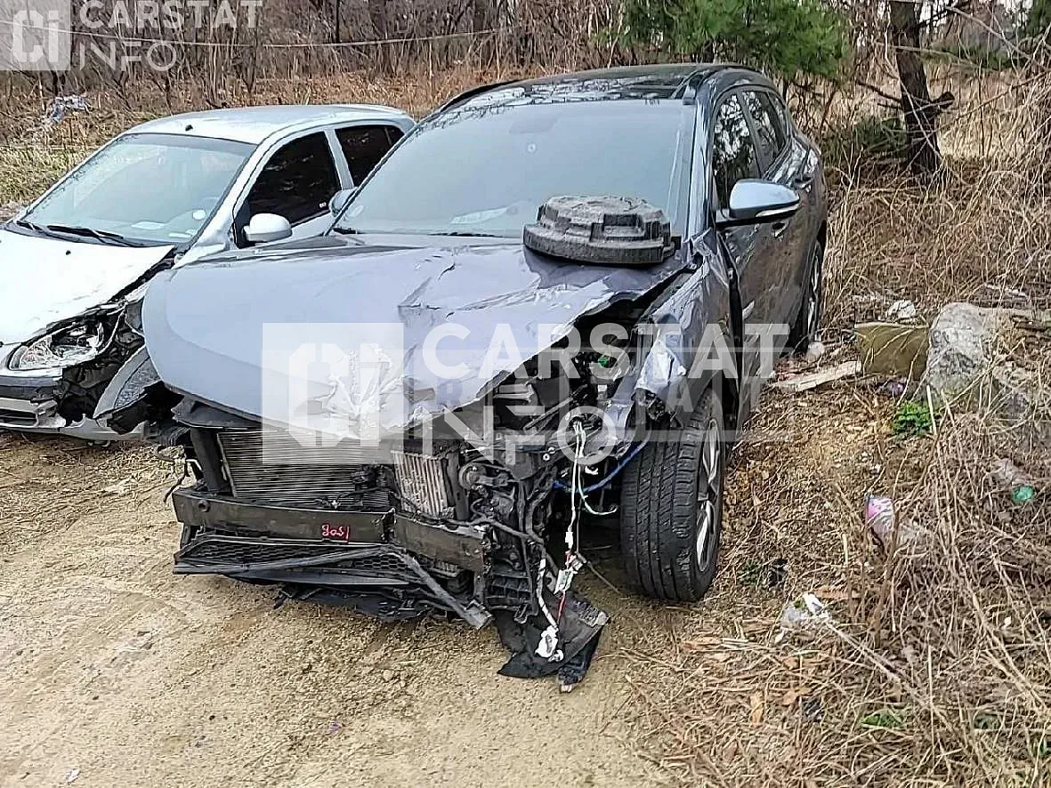 Photo 2 of 18: 2018 Hyundai Tucson, VIN KMHJ5815GJU661204 — Korean insurance auction