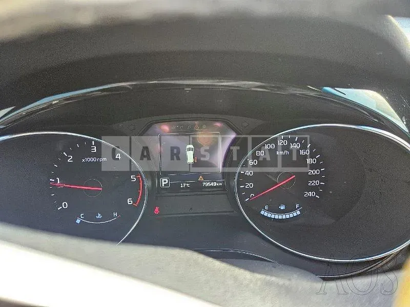 Photo 2 of 7: 2017 Kia Carnival — Korean insurance auction