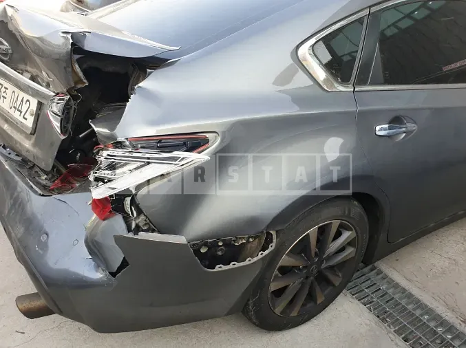 Photo 2 of 6: 2017 Nissan Altima 2.5, VIN 1N4AL3AP2HC107334 — Korean insurance auction