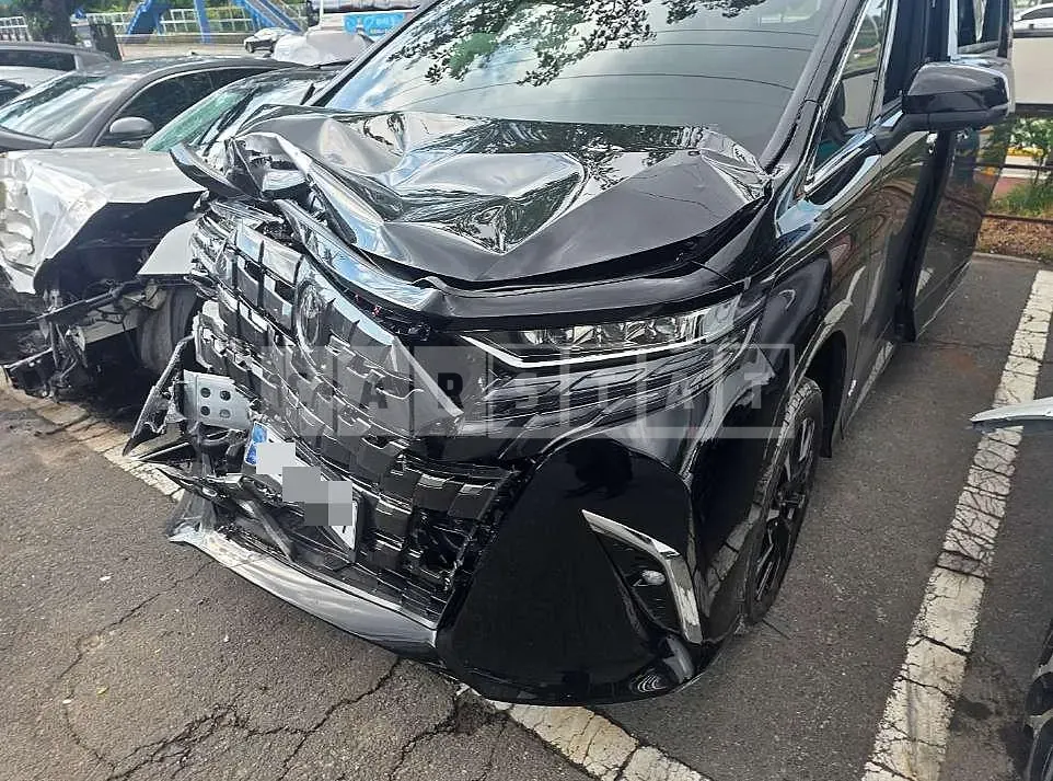 Photo 2 of 10: 2026 Toyota Alphard Hybrid — Korean insurance auction