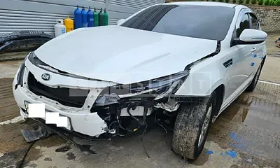 Photo 1 of 7: 2015 Kia K5, VIN KNAGN418BFA627620 — Korean insurance auction