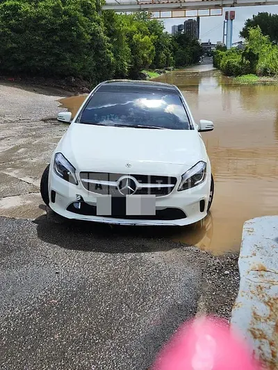 Photo 1 of 43: 2017 Mercedes-Benz A200 — Korean insurance auction