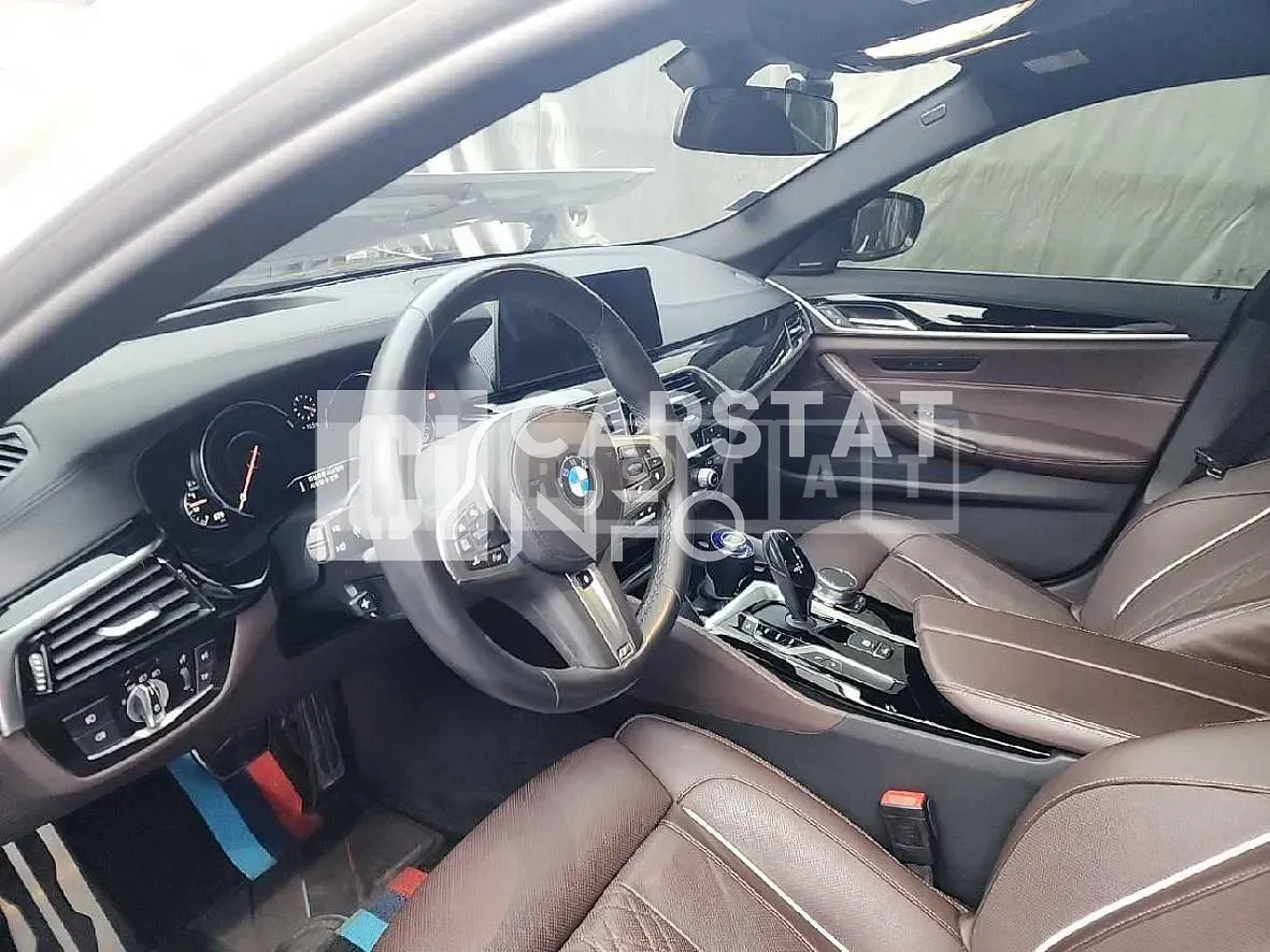 Photo 2 of 13: 2018 BMW 520d, VIN WBAJC3107JWE64056 — Korean insurance auction