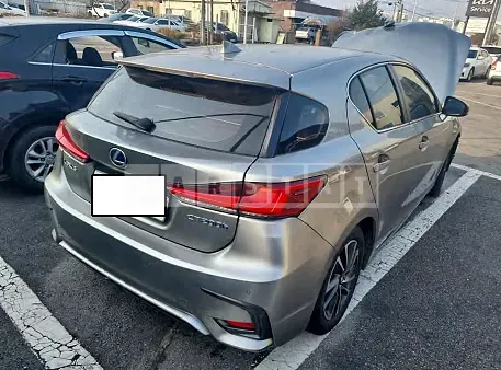 Photo 2 of 16: 2018 Lexus CT200h, VIN JTHKD5BH8J2331975 — Korean insurance auction