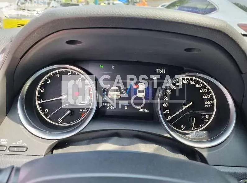 Photo 2 of 21: 2019 Toyota Camry, VIN JTNB11HK6K3101025 — Korean insurance auction