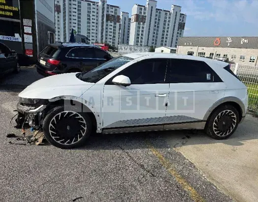 Photo 2 of 34: 2022 Hyundai IONIQ 5, VIN KMHKR81AFNU109232 — Korean insurance auction