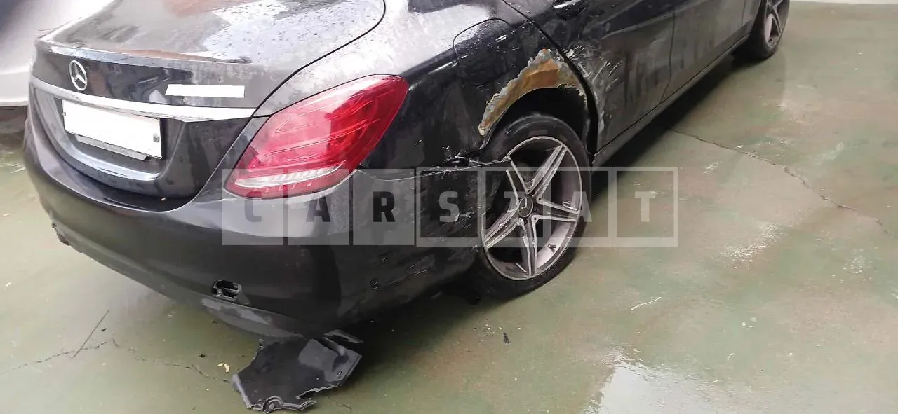 Photo 2 of 14: 2015 Mercedes-Benz C200, VIN WDDWF4CB1FF118535 — Korean insurance auction