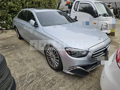 Photo 1 of 14: 2021 Mercedes-Benz E250, VIN W1KZF4FB6MA954621 — Korean insurance auction