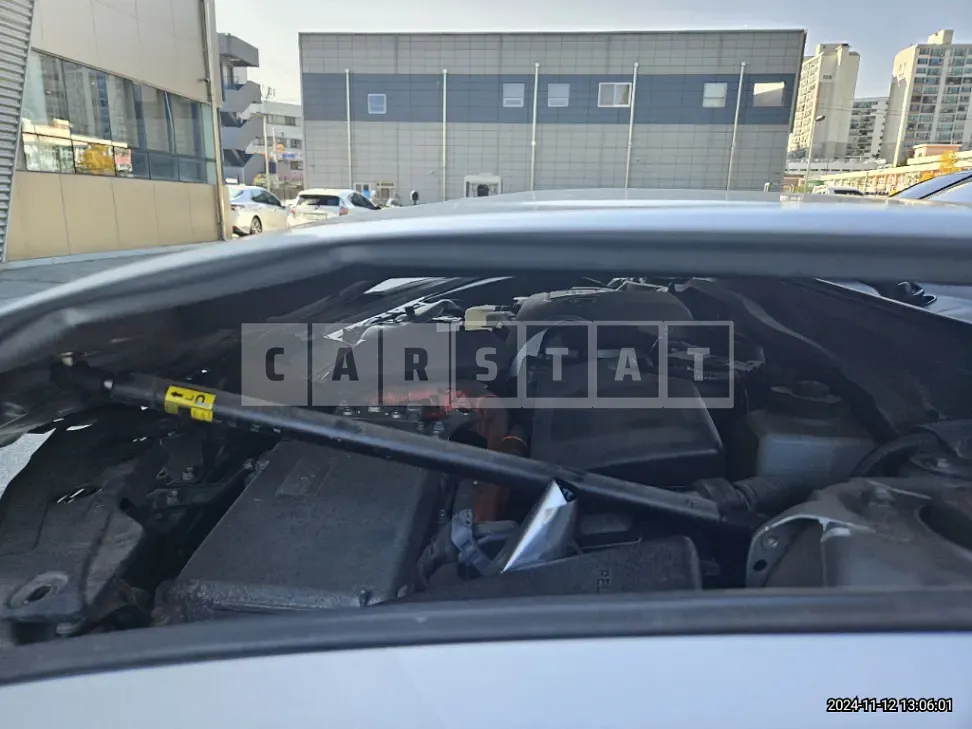 Photo 2 of 13: 2018 Lexus ES300h — Korean insurance auction