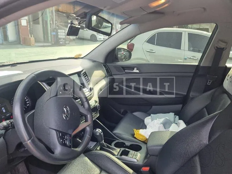 Photo 2 of 10: 2017 Hyundai Tucson — Korean insurance auction