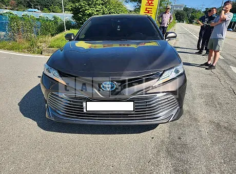 Photo 2 of 13: 2018 Toyota Camry Hybrid, VIN JTNB21HKXJ3011663 — Korean insurance auction