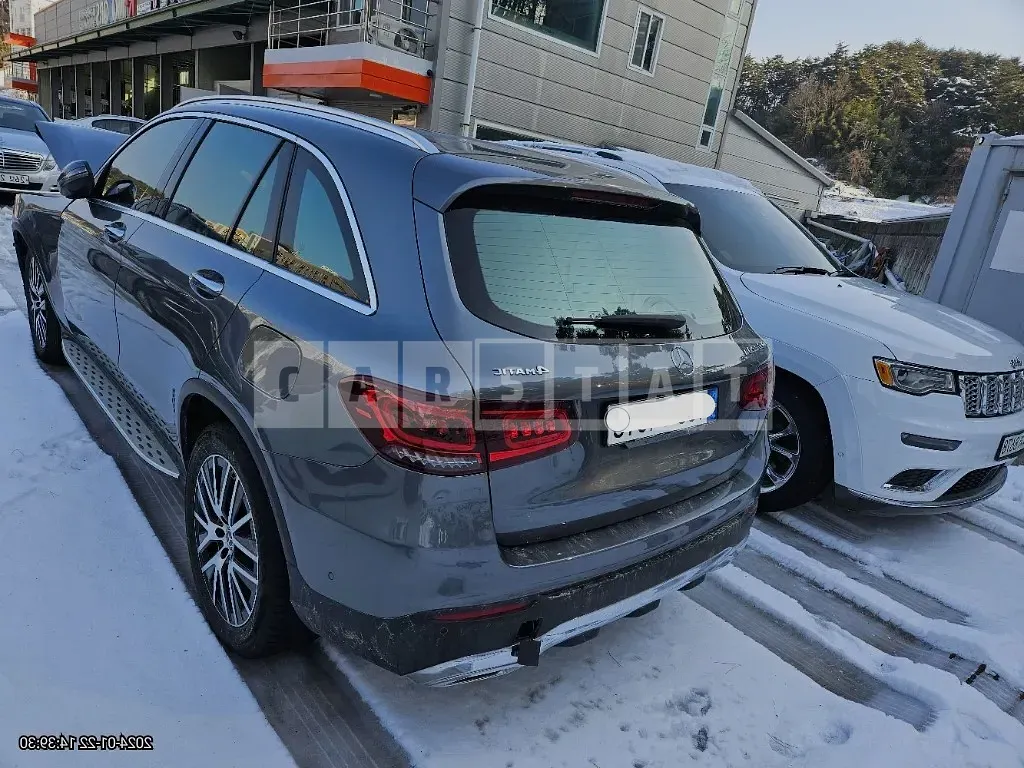 Photo 2 of 9: 2022 Mercedes-Benz GLC220 d 4Matic, VIN W1N0G1FB1NG113070 — Korean insurance auction
