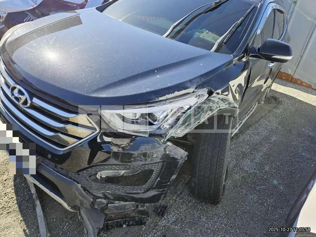 Photo 2 of 13: 2015 Hyundai Santa Fe DM — Korean insurance auction