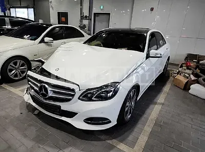 Photo 1 of 28: 2015 Mercedes-Benz E 300 4Matic, VIN WDDHF8BB8FB105225 — Korean insurance auction