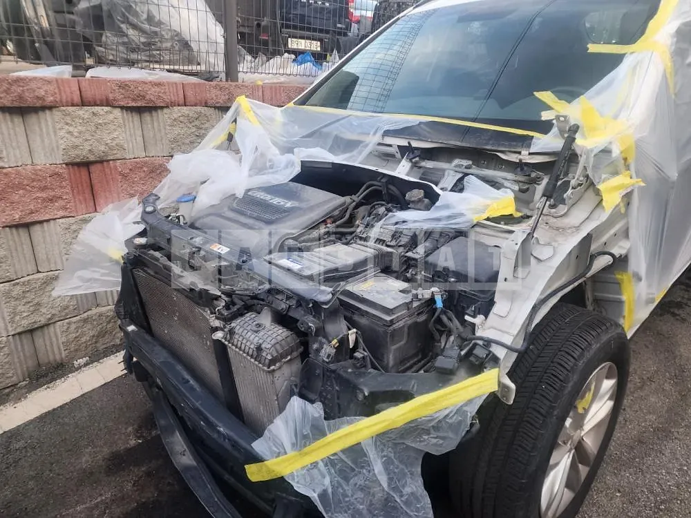 Photo 2 of 24: 2016 Hyundai Santa Fe, VIN KMHSW81UDHU727766 — Korean insurance auction