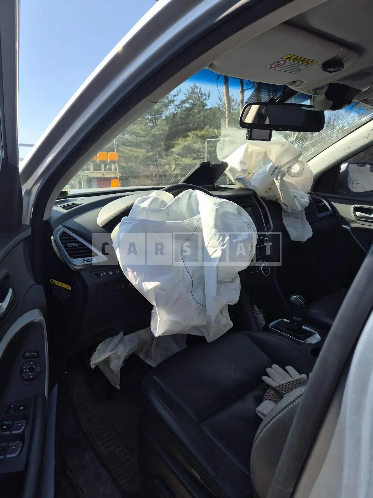 Photo 3 of 3: 2016 Hyundai Santa Fe, VIN KMHSW81UDGU655077 — Korean insurance auction