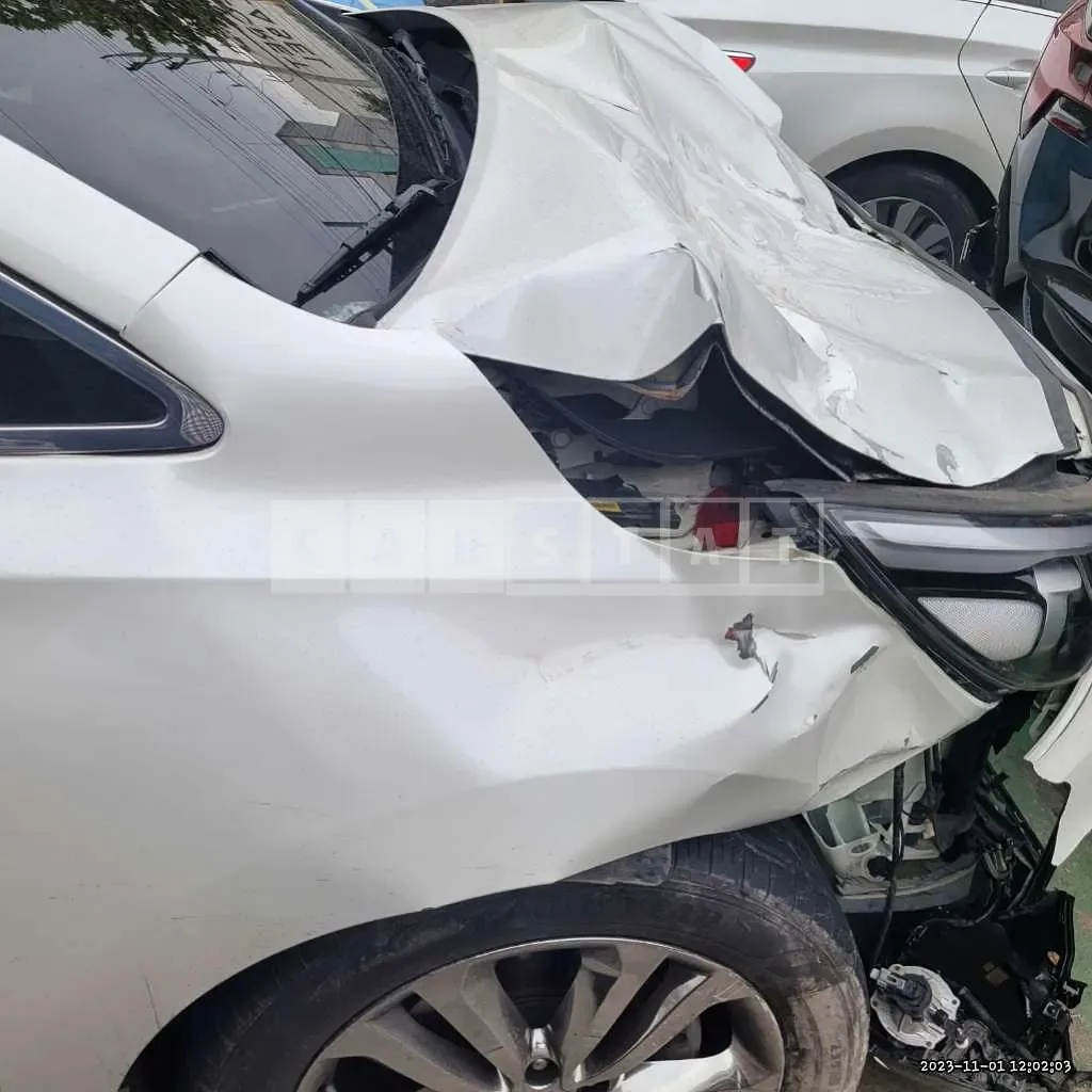 Photo 2 of 15: 2018 Kia Carnival, VIN KNAMC81ABJS432767 — Korean insurance auction