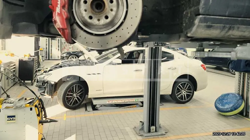 Photo 2 of 33: 2019 Maserati Quattroporte 350, VIN ZAM56XPG0K1327667 — Korean insurance auction