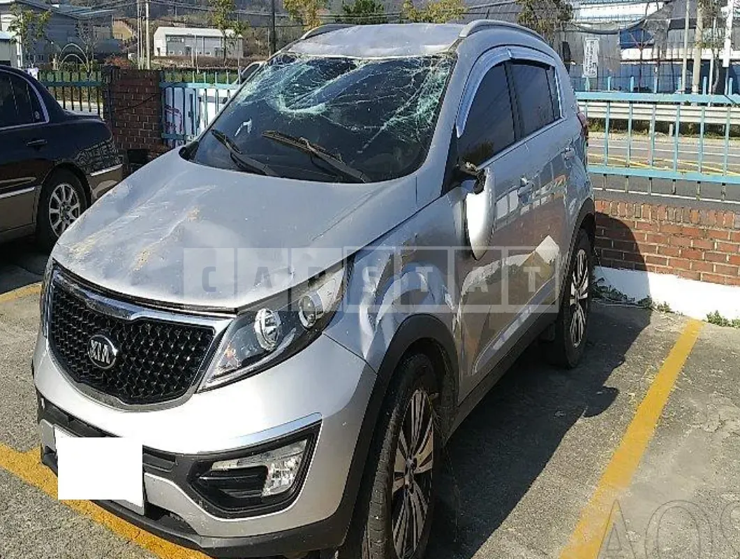 Photo 2 of 19: 2015 Kia Sportage, VIN KNAPC813BFK764968 — Korean insurance auction