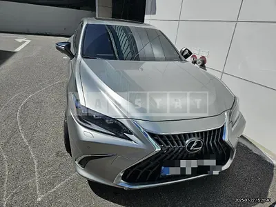 Photo 1 of 25: 2024 Lexus ES300h — Korean insurance auction