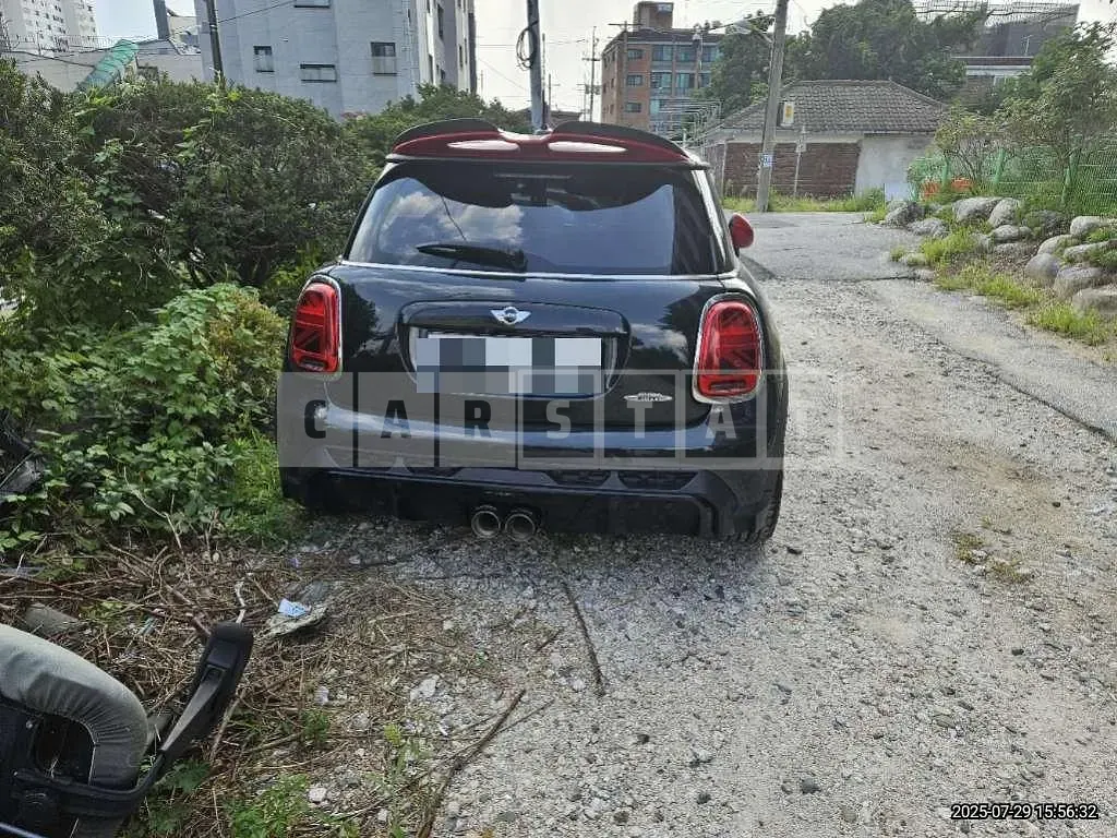 Photo 2 of 9: 2015 MINI John Cooper Works — Korean insurance auction