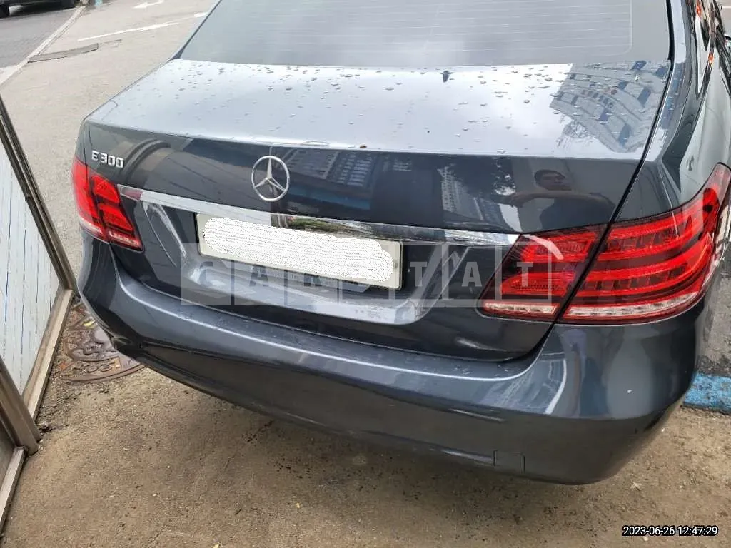 Photo 2 of 25: 2016 Mercedes-Benz E 300, VIN WDDHF5FB1GB203281 — Korean insurance auction